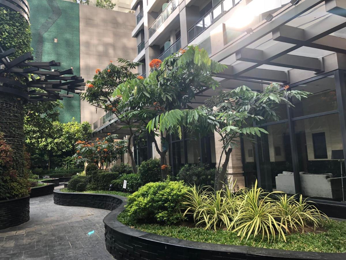 The Gramercy Residences Manila Exterior photo